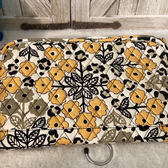 Vera Bradley Go Wild Keep It Up Jewelry Organizer - Picture 9 of 10